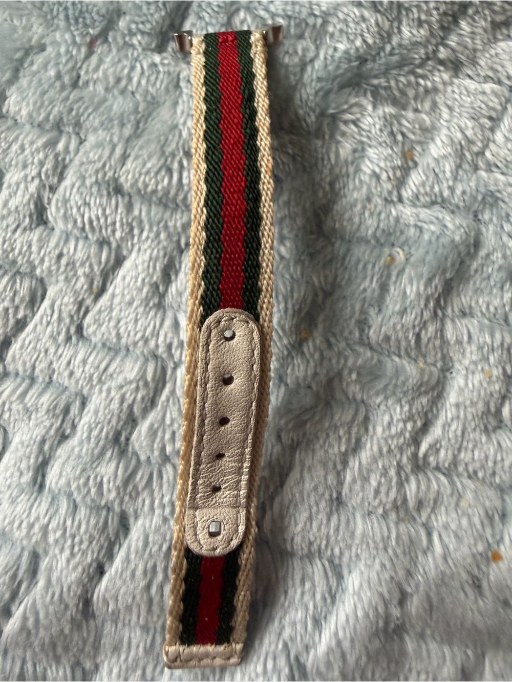 Gucci Silver Mesh Watch with Interchangeable Green-Red Web Strap - Picture 4 of 9